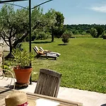 Flucht In Domaene Givaudan By Interhome Cavillargues