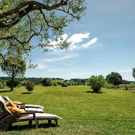 Flucht In Domaene Givaudan By Interhome *