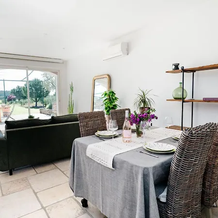 Flucht In Domaene Givaudan By Interhome Cavillargues