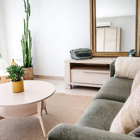 Flucht In Domaene Givaudan By Interhome * Cavillargues