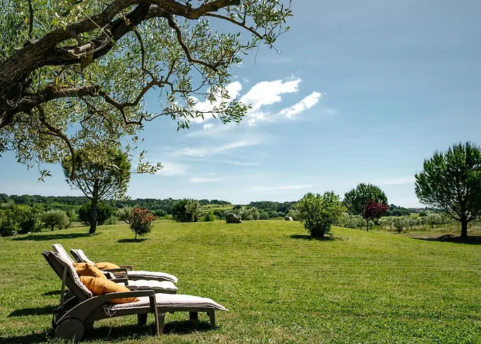 Flucht In Domaene Givaudan By Interhome *