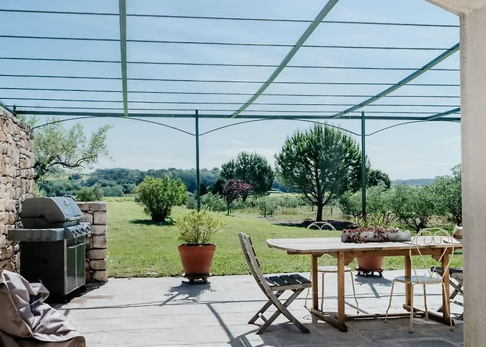 Flucht In Domaene Givaudan By Interhome *